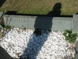 image of grave number 932428